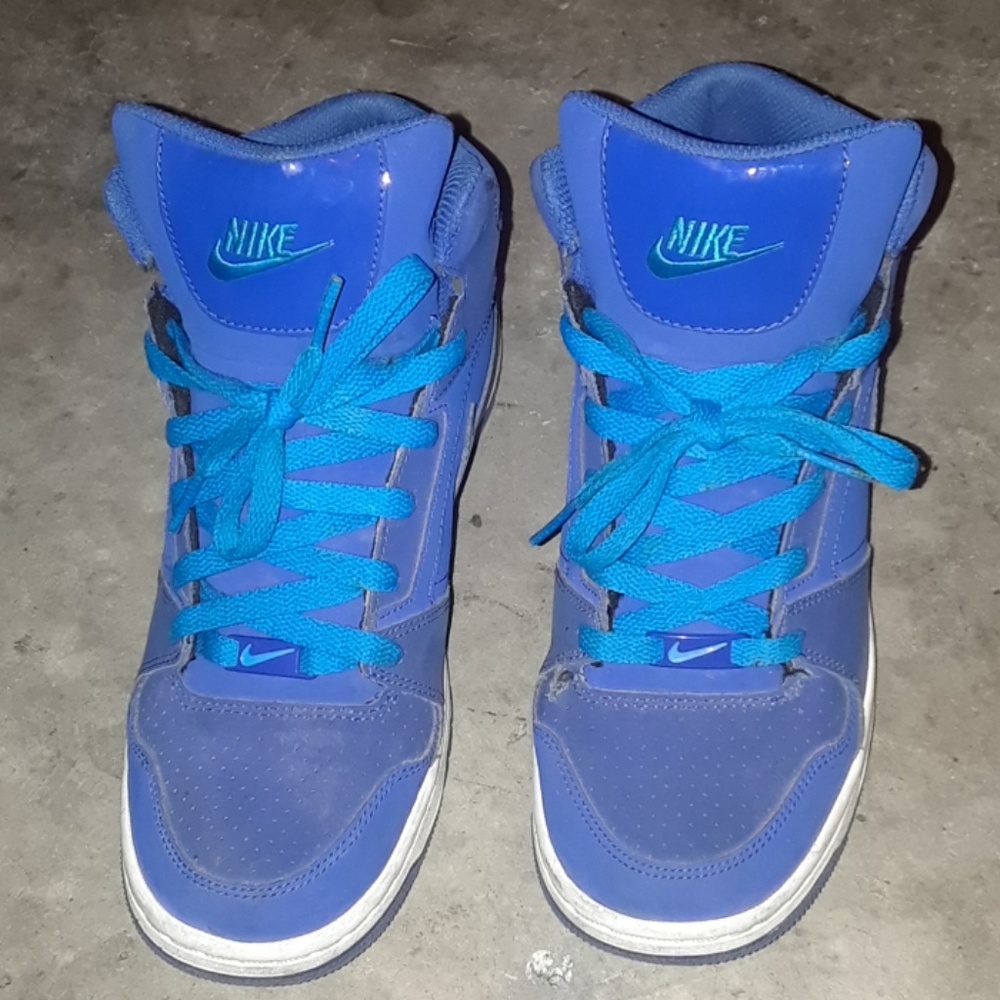 Nike female shose